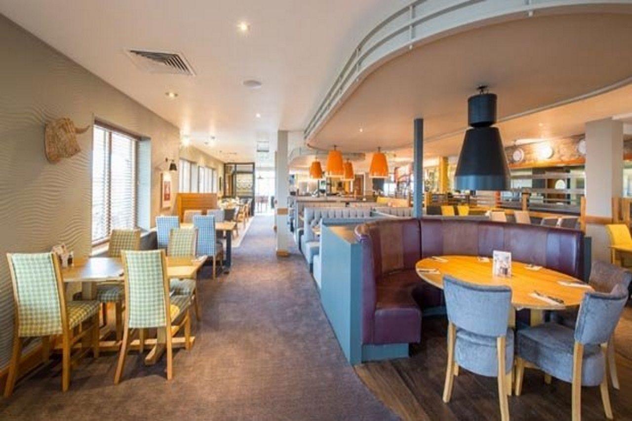 Premier Inn Newton Abbot Bagian luar foto